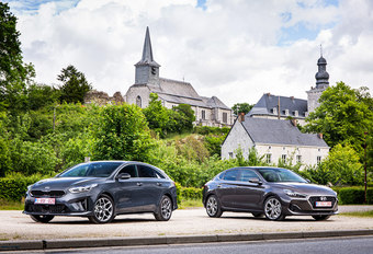 Hyundai i30 Fastback vs Kia Proceed #1