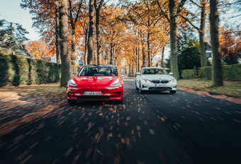 BMW 330e // TESLA MODEL 3 STANDARD PLUS : OP DE MAAT VAN DRIE #1