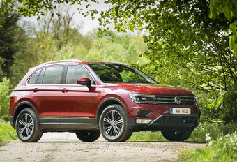 De nieuwe Tiguan wil zich onderscheiden van het gros van de compacte SUV’s. Om de kloof te dichten met de premiumrivalen, maar ook om het pad te effenen voor VW’s toekomstige kleine SUV.
