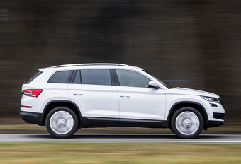 Met de Kodiaq slaat Skoda twee vliegen in één klap: de constructeur kan enerzijds meesurfen op de golf van de SUV’s en verleidt tegelijk grote gezinnen die behoefte hebben aan zeven zitplaatsen.