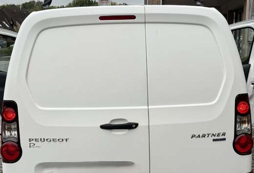 Peugeot 1.6 BlueHDi L1H1 Premium Pack 120 CU+/VN