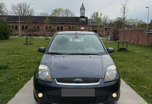 Ford 1.4 Turbo TDCi Ghia. GEKEURD VOOR VERKOOP