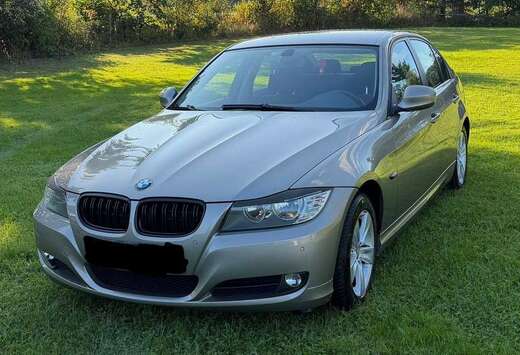 BMW 318i 143 ch Sport Design