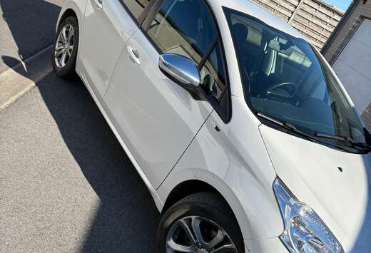 Peugeot 208 1.2i Style