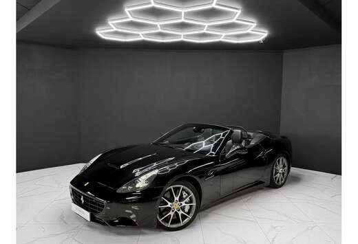 Ferrari V8 4.3 Nero Daytona