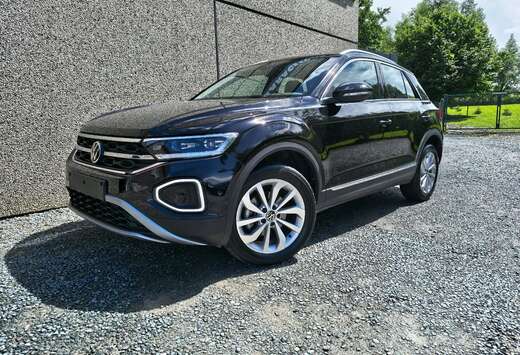 Volkswagen T-Roc 1.0 TSI Style - App - Lane, Front as ...