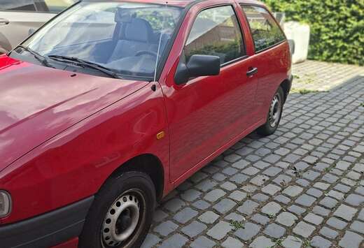 SEAT 1.4i S