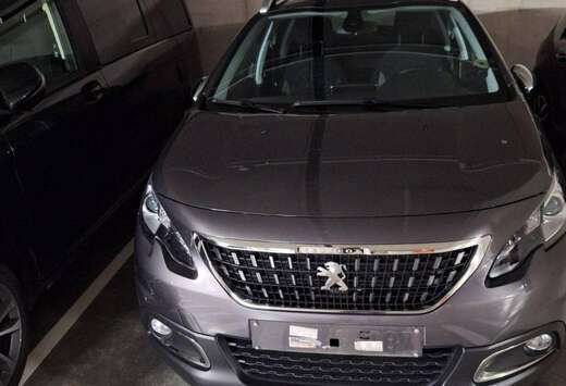 Peugeot 2008 1.2i PureTech Style