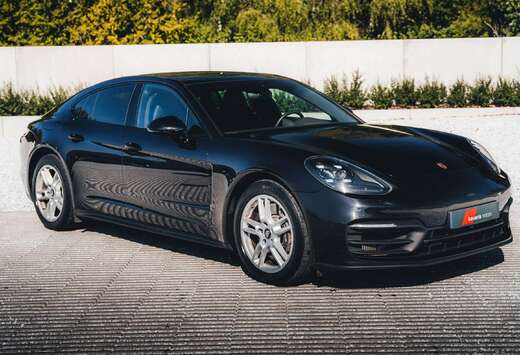 Porsche Jet Black Metallic / VAT / Sport Chrono / Hea ...