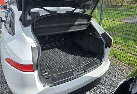 Jaguar F-Pace 2.0 D AWD R-Sport