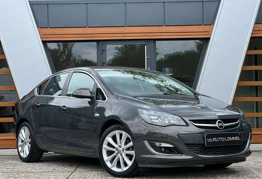Opel Notchback 1.6i - NAVI - LEDER - LED - OHB - GARA ...