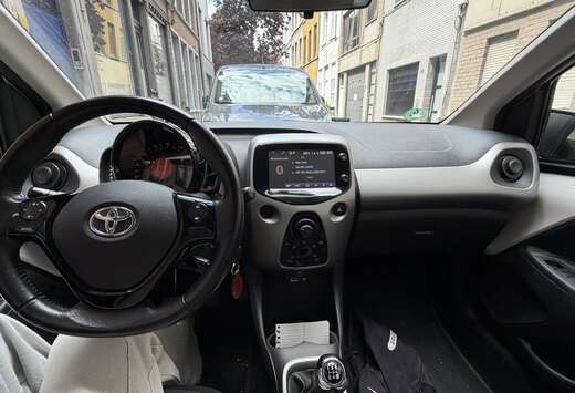 Toyota x