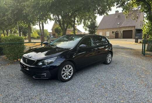 Peugeot 1.2 PureTech Style (EU6.2)