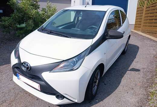 Toyota 1.0 VVT-i x-play