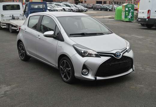 Toyota 1,5 Hybride Automaat GPS Camera Airco