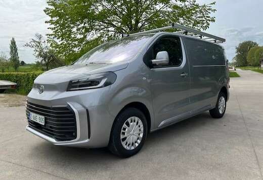 Toyota 2.0 diesel H1L1 *Navi*Cam*Keyless*Apps*Lane*Tr ...