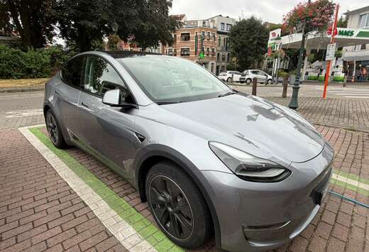 Tesla long rage awd. attache remorque