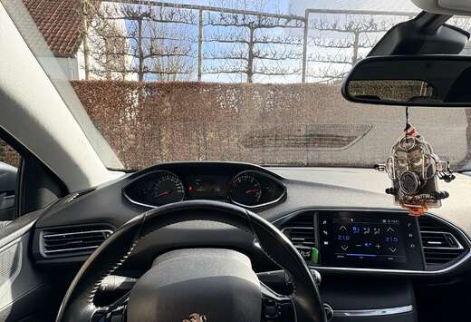 Peugeot 1.2 PureTech Style (EU6.2).