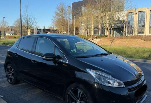 Peugeot 1.2 PureTech 110ch S&S EAT6 Tech Edition