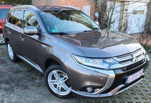 Mitsubishi Outlander 2.0 4WD Plug-In Hybrid