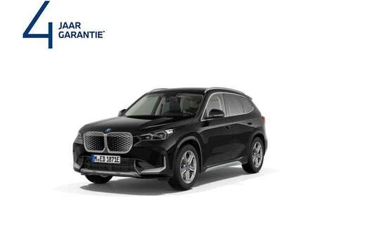 BMW iX1 xDrive30 xLine | PANO | TREKHAAK | ADAPT LED  ...