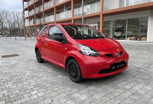 Toyota 1.0i VVT-i prête à immatriculer