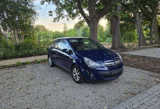 Opel Corsa 1.2i Essentia