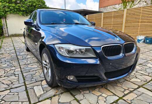 BMW 318i E90 facelift Carnet BMW, airco, super état