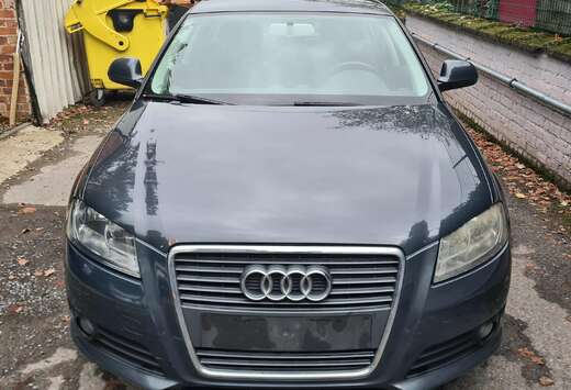 Audi 1,8 5 PORTES AIRCO CUIR JANTES CARNET COMPLET