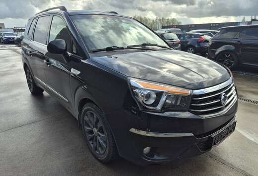 SsangYong 2.2 SV220e-XDi 2WD Turismo / Dégâts Carr. ...