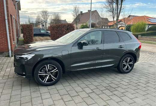 Volvo XC60 T6 AWD  R-design  Trekhaak  Pano  HUD  B&W