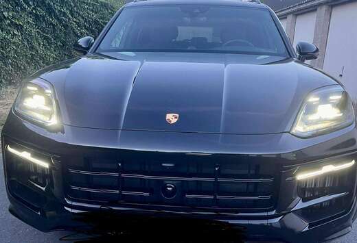 Porsche Cayenne E-Hybrid 3.0 Turbo V6 (346 kW)