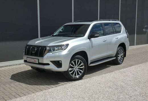 Toyota Automaat *Black Premium* +Leder +Luchtvering + ...