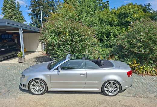 Audi RS4 Cabriolet 4.2i V8 40v Quattro