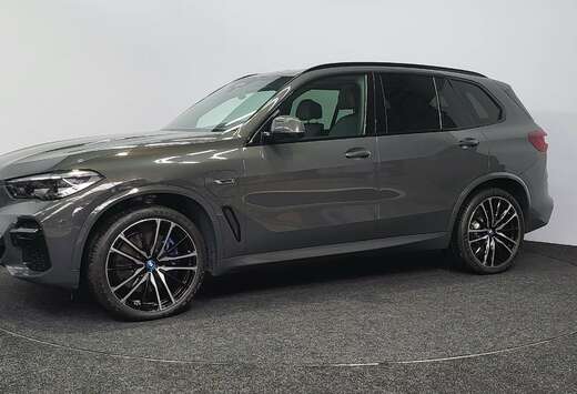 BMW xDrive45e PHEV  SkyLounge  Individual  Top Deal