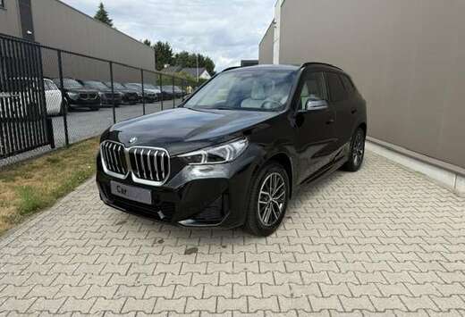 BMW sDrive18i / Panoramisch Schuifdak / TRAVEL PACK / ...