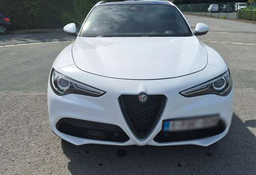 Alfa Romeo 2.0 T AWD Super