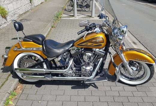 DELUXE