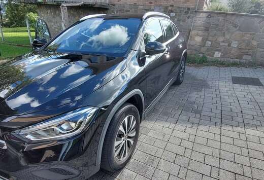 Mercedes-Benz GLA 180 d Essential Line
