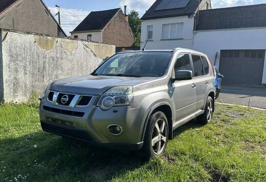Nissan 2.0 dCi 4WD LE+xenon+navi+Bose