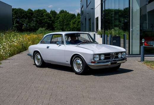 Alfa Romeo GTV Body-off restored