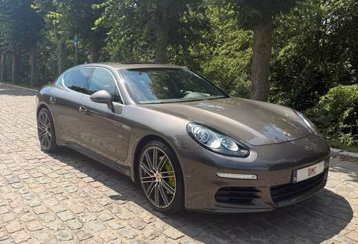 Porsche S e-Hybrid 3.0i V6 Tiptronic