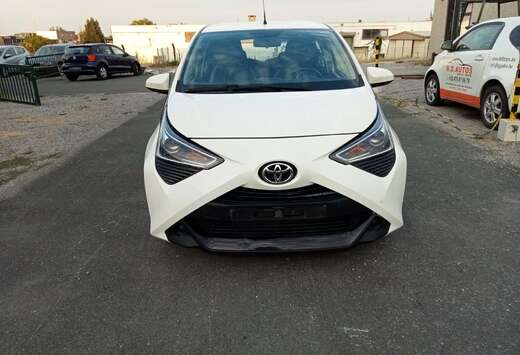 Toyota Aygo 1.0i VVT-i x-play II