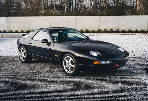 Porsche GTS Coupé / Manual/Heated Seats /German Vehi ...