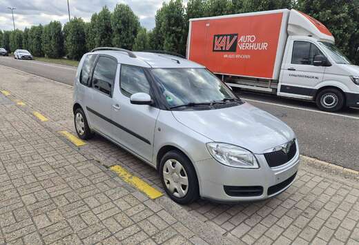 Skoda 1.6i - Clima - Parkingssensoren + Zetelverwarmi ...