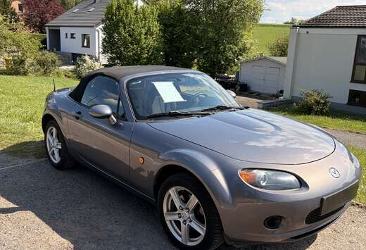 Mazda 1.8i 16v Active