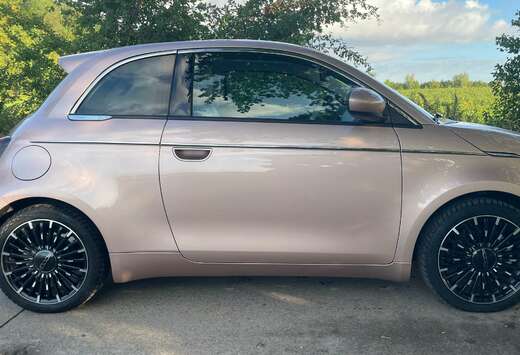 Fiat 42 kWh La Prima 4 voitures 2 rose gold et 1 noir ...