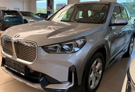 BMW iX1 66.5 kWh xDrive30