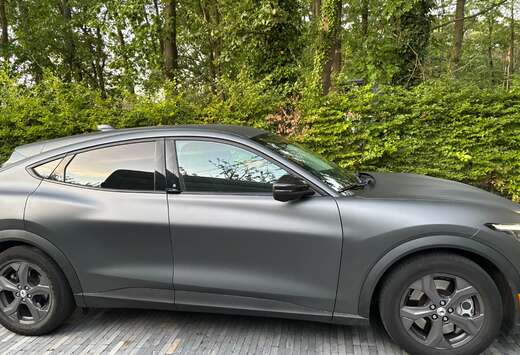 Ford Mustang Mach-E 76 kWh AWD Premium Standard Range