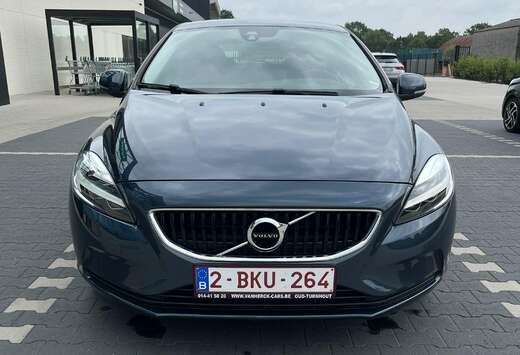 Volvo V40 2.0 T2 Black Edition GPF (EU6d-TEMP)